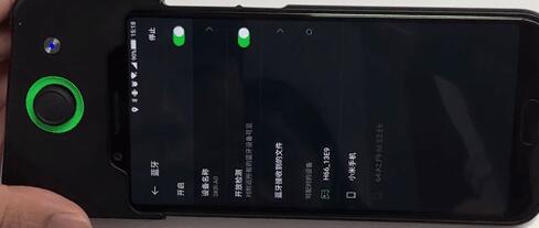 黑鲨手机连接手柄的操作流程