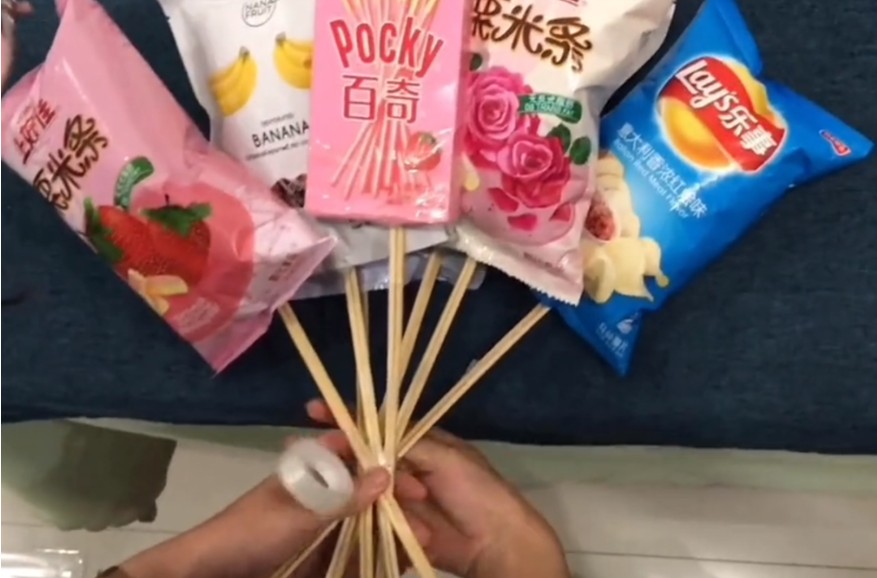 冬天的第一个零食花束怎么做?冬天的第一个零食花束制作方法以及图片分享