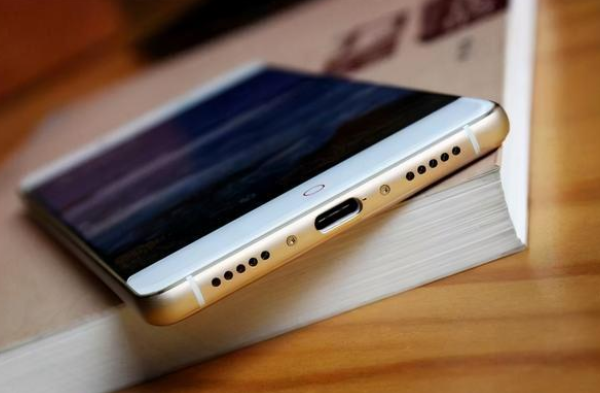 手机充电慢是怎么回事 手机充电慢的解决方法