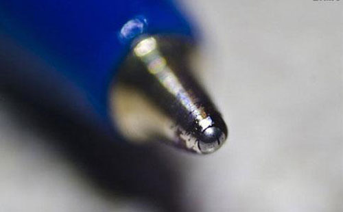 圆珠笔尖的球珠是写好字的关键,它的发明是受了哪种运动的启发