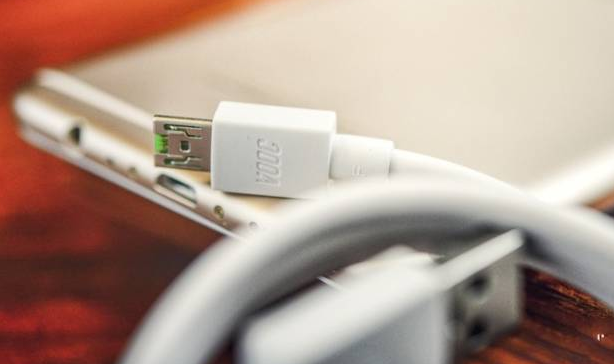 小编分享手机OTG功能可以这么用。