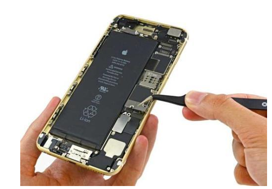 分享可拆卸电池设计为什么被淘汰,原因都在这里。