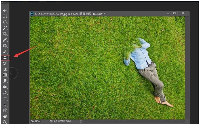 小编教你解决PS修图大法之消除画面人物。