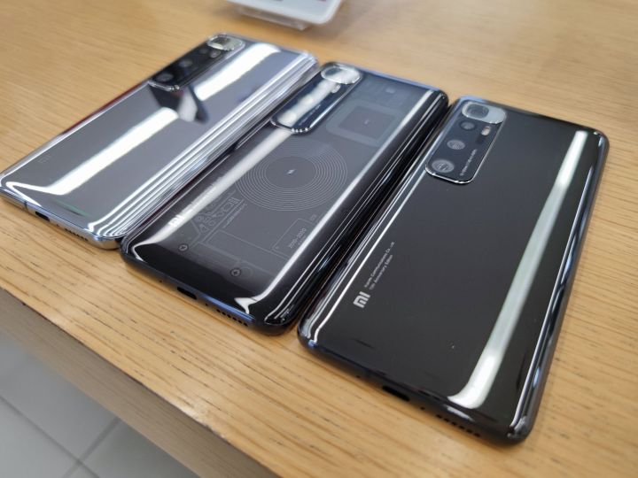 分享小米10至尊纪念版哪个颜色好看,小米10至尊纪念版颜色比较。