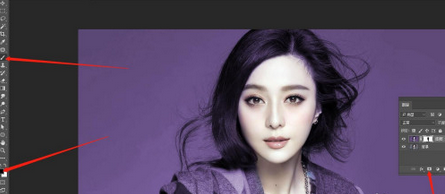 ps给纯色人物背景调色方法