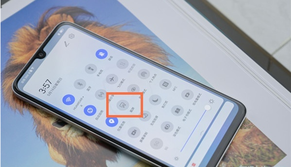 荣耀play5如何截图?荣耀play5截图方法分享