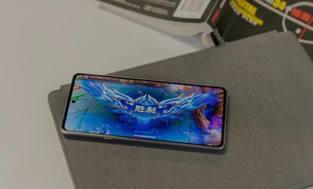 摩托罗拉edgeX30电池怎么样？摩托罗拉edgeX30电池介绍