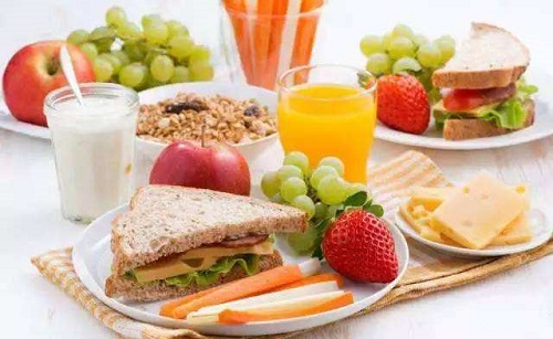 高考遇上高烤,以下哪种方式能够预防中暑