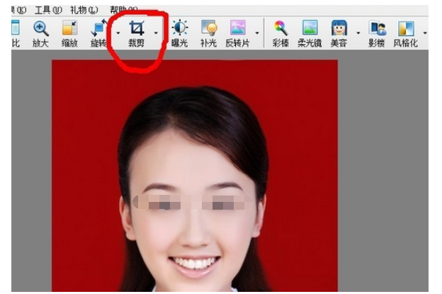 光影魔术手中更改证件照颜色的操作教程