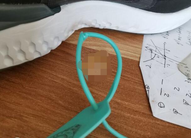 得物的防盗扣怎么拆?得物拆防盗扣的简单方法讲解