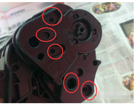 惠普M1136打印机的加墨方法图解