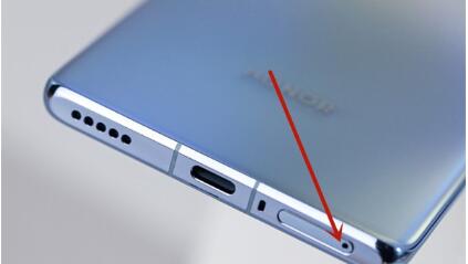 荣耀v40怎么插卡?荣耀v40进行插卡的方法