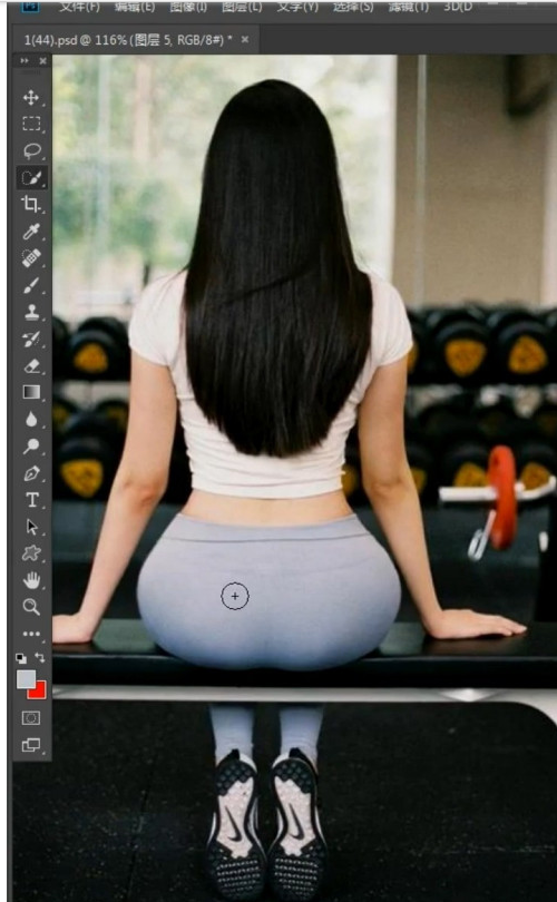 Photoshop如何给人物更换裤子？Photoshop给人物更换裤子教程