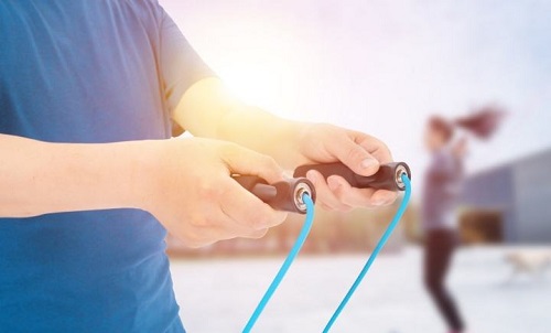 为了保护膝盖,跳绳时选择哪种场地更适合?支付宝蚂蚁庄园7月8日答案