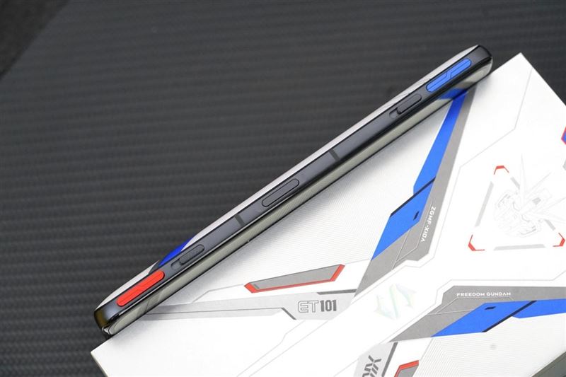 黑鲨4s高达限定版外观如何?黑鲨4s高达限定版外观介绍