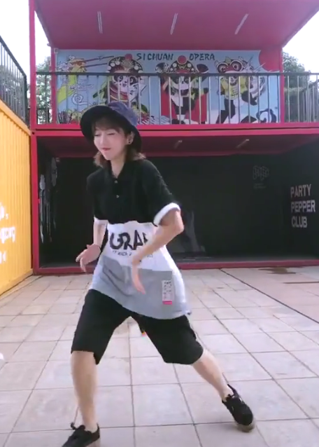 在抖音APP里拍摄散步舞的方法介绍