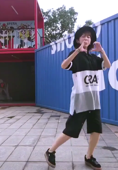 在抖音APP里拍摄散步舞的方法介绍