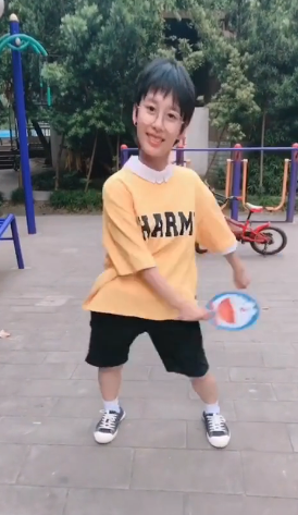 在抖音中拍摄变矮视频的具体方法