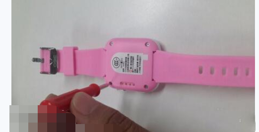 360儿童卫士插入手机sim卡的操作流程