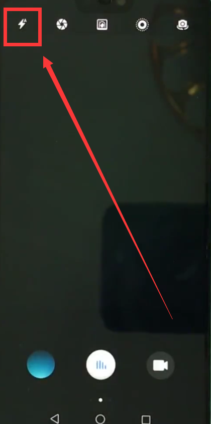 华为nova3e中打开闪光灯的操作方法