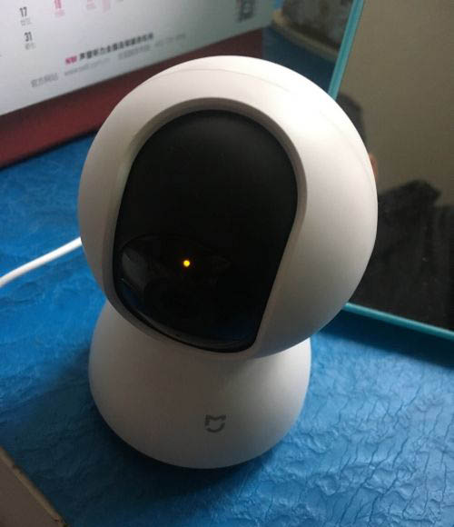 小米摄像机云台版如何插入内存卡?小米智能摄像机云台版插内存卡教程