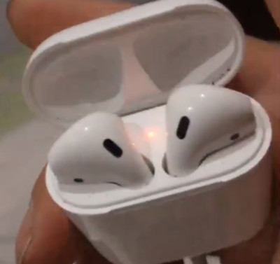 air pods为什么会黄灯闪烁？air pods黄灯闪烁解答