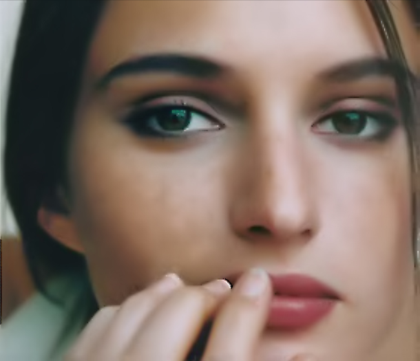 Photoshop消除人物脸上雀斑的图文操作方法