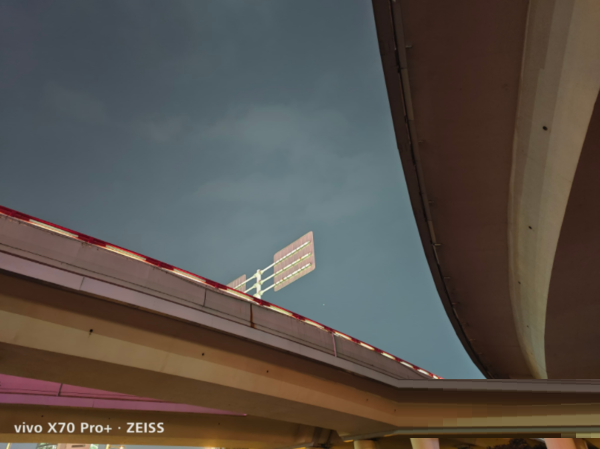 vivoX70Pro+拍夜景好看吗?vivoX70Pro+相机参数介绍