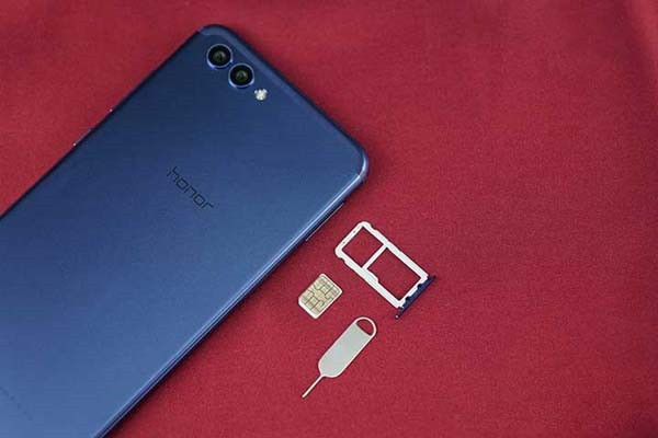 荣耀V10安装SIM卡的操作步骤