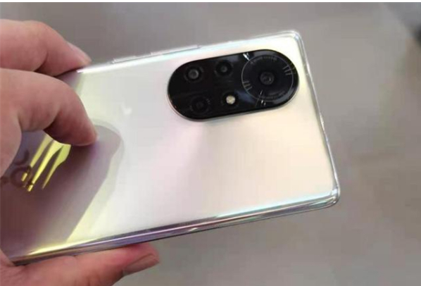 荣耀v40轻奢版和华为nova8有哪些区别?荣耀v40轻奢版和华为nova8性能对比分享